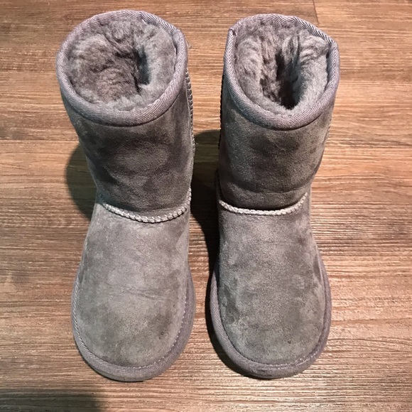 UGG Other - UGG 🔵 Classic kids short ugg